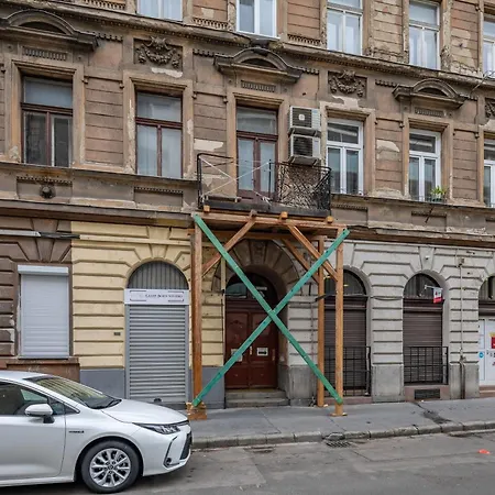 Apartment And Cute With 3 And Ac Budapest