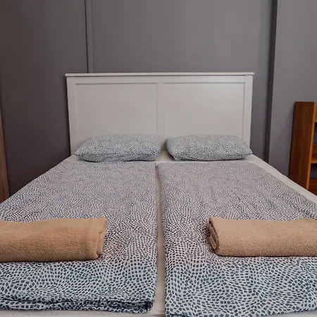 Deep Hostel *