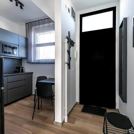 King's Golden Flat Apartment *