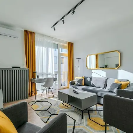 King's Golden Flat Apartment