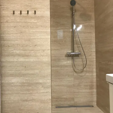 Stylish Near The River Apartment *