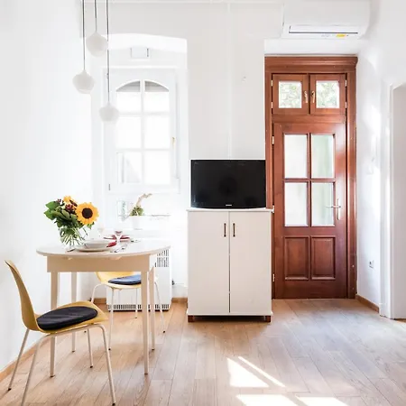 Artistic In Centre Apartment Budapest