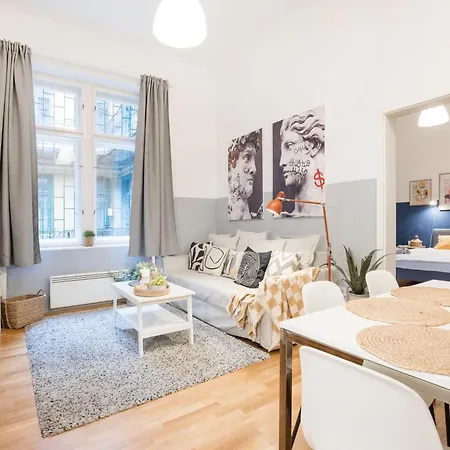 - 2 Min To Newyork Cafe Apartment