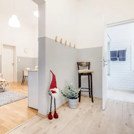 - 2 Min To Newyork Cafe Apartment
