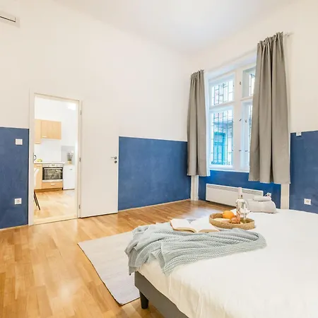 - 2 Min To Newyork Cafe Appartamento Budapest