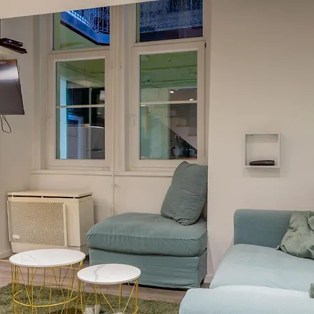 Full Equipment Designed In The Heart Of For 4 People Apartament Budapesta