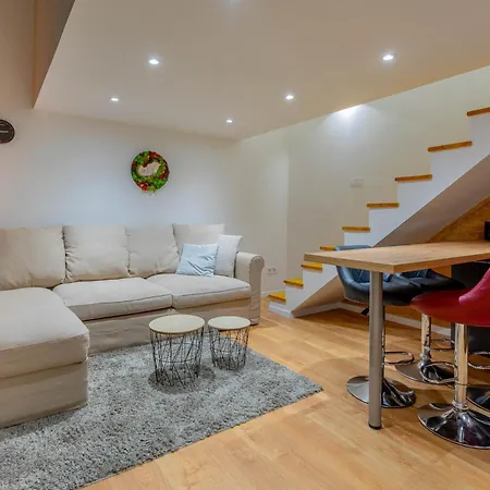 Full Equipment Designed In The Heart Of For 4 People Apartament *