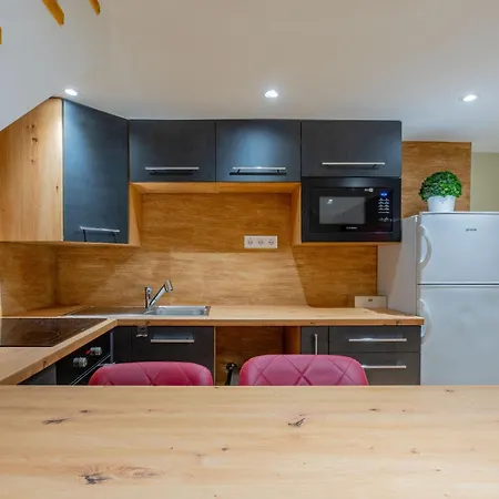 Full Equipment Designed In The Heart Of For 4 People * Budapesta