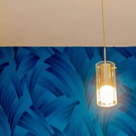 Colorful Cityscape Retreat By Nw Apartment *