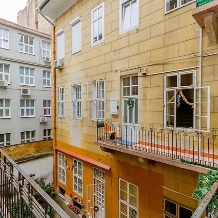 Colorful Cityscape Retreat By Nw * Budapest