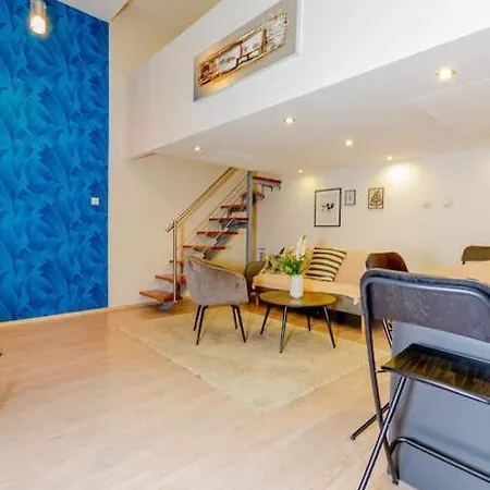 Colorful Cityscape Retreat By Nw Lejlighed Budapest