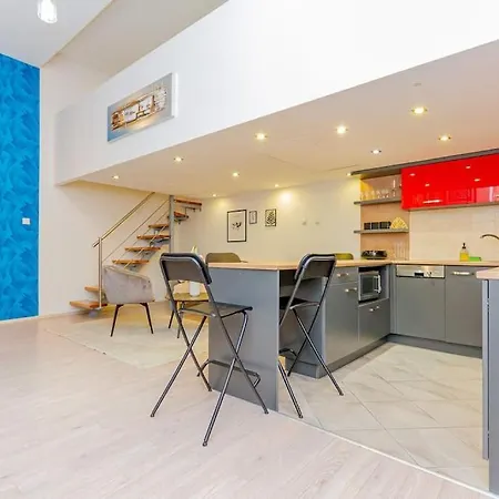 Apartment Colorful Cityscape Retreat By Nw *