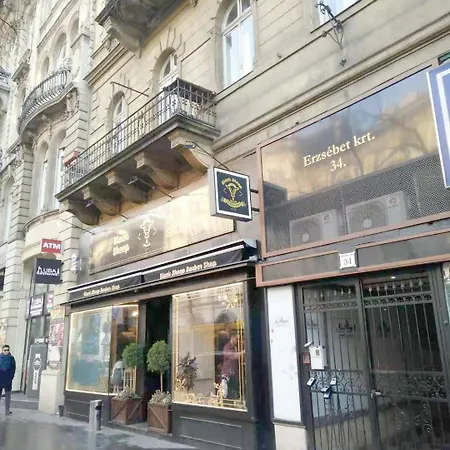 E34 * Budapest