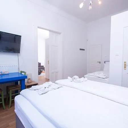 Violin Apartment *