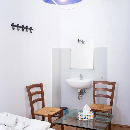 Violin Apartment *