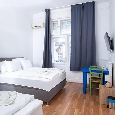 Violin Apartment