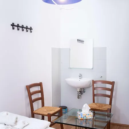 Violin Apartment *