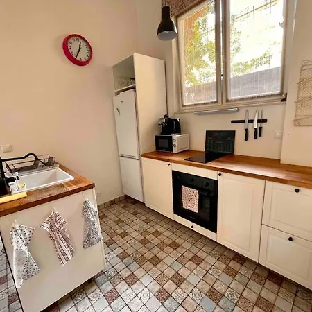Knezits Spacious Ac Terrace Free Parking Budapest