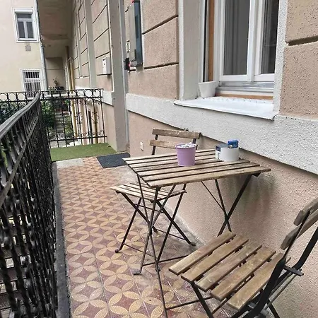 Apartment Knezits Spacious Ac Terrace Free Parking *