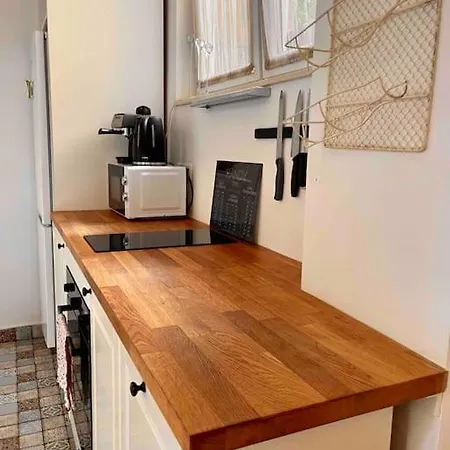 Knezits Spacious Ac Terrace Free Parking