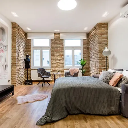 Luxurious Danubeside For 4 Apartment