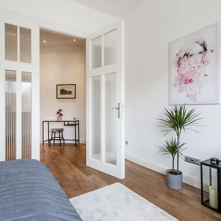 Apartment Luxurious Danubeside For 4 Budapest