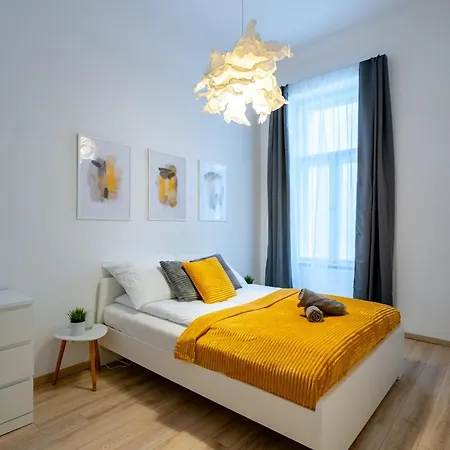Wave - 3 Bedroom In Center Apartment