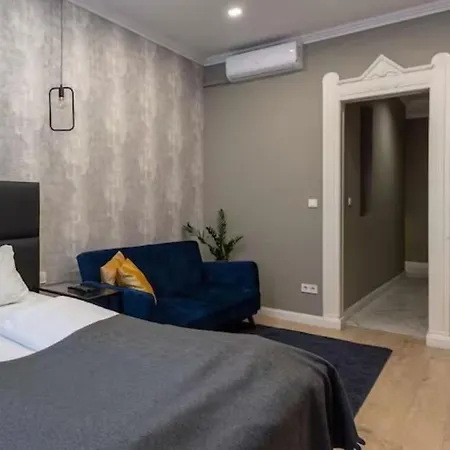 Apartament Luxurious Located In The Heart Of