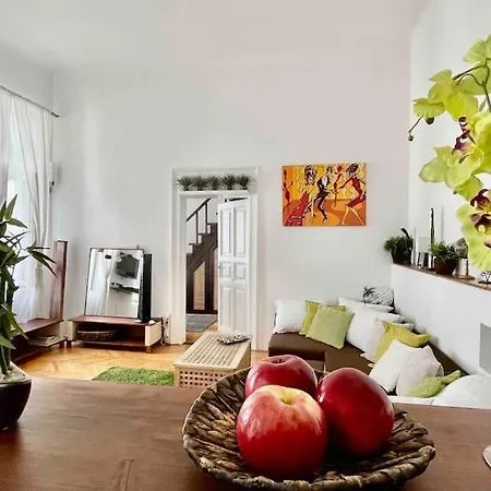Izabella_48 Tastes - Experiences - Hungary Apartment Budapest