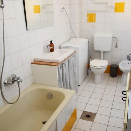 Apartment Hi!5 Spacious Palotanegyed *
