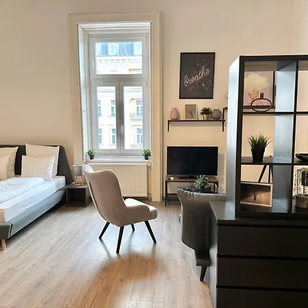By Hi5 Apartments- Erzsebet 44 Apartment Budapest