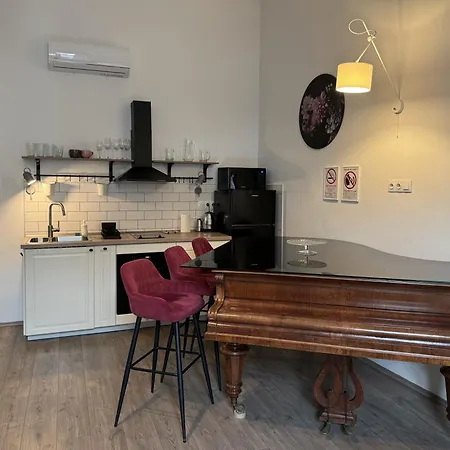 By Hi5 Apartments- Erzsebet 44 Apartment *