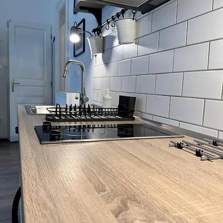 By Hi5 Apartments- Erzsebet 44 Apartment Budapest
