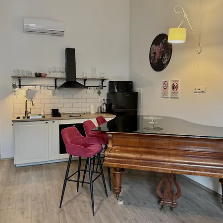 By Hi5 Apartments- Erzsebet 44 Apartment