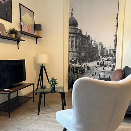 By Hi5 Apartments- Erzsebet 44 Apartmán *