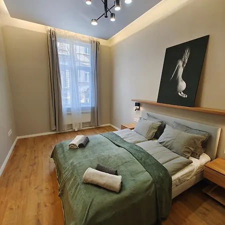 Center 2, Cozy And Modern 2br In The Center Apartmán Budapešť