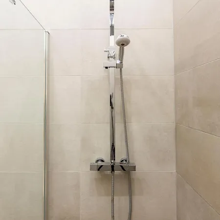 Spacious Bajcsy In The Heart Of Budapest