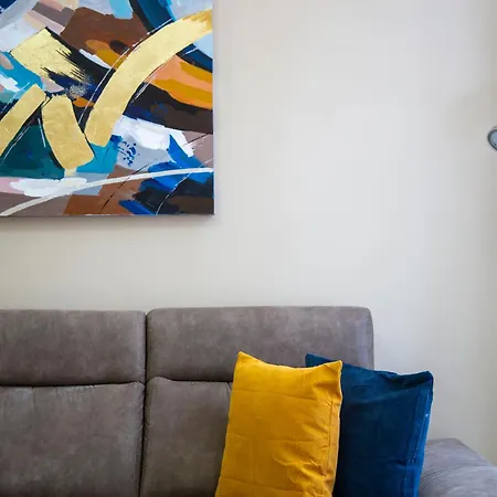 Spacious Bajcsy In The Heart Of Appartamento
