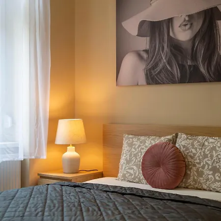 Appartamento Spacious Bajcsy In The Heart Of Budapest