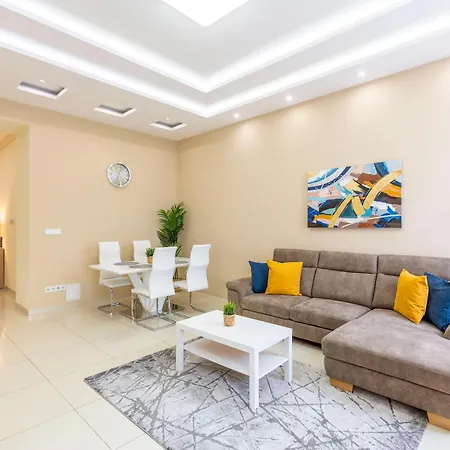 Appartamento Spacious Bajcsy In The Heart Of