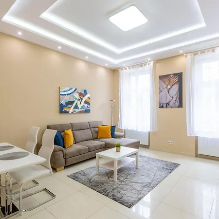Apartment Spacious Bajcsy In The Heart Of