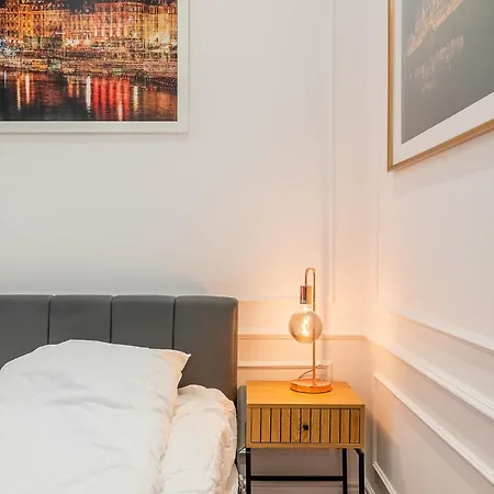 Classical Mini With A Modern Touch! Apartment *