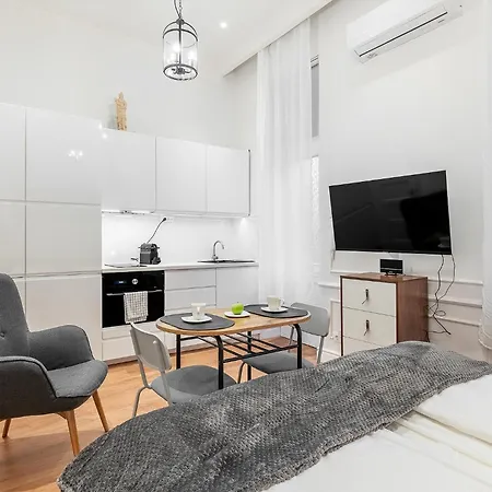 Apartment Classical Mini With A Modern Touch!