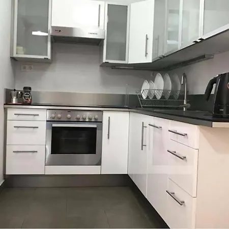 Flatmetro Apartment *