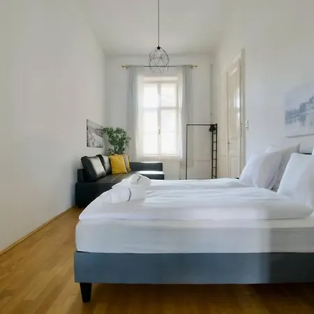 Budget By Hi5 - King Street - For Groups * Budapeszt