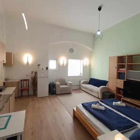 Cozy Place In Buda Xi. Apartment *