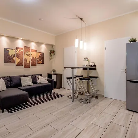 Apartment Roomback - 2br With Ac Near Deak Ter *