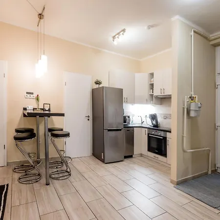 Roomback - 2br With Ac Near Deak Ter Apartment Budapest