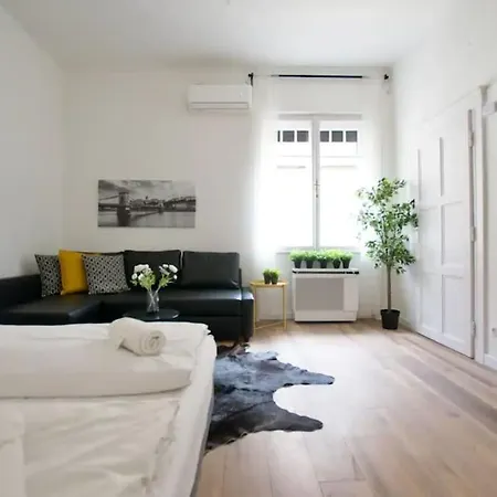 Apartment Standard By Hi5 - Tiny Studio Budapest