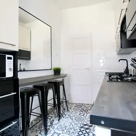 Standard By Hi5 - Tiny Studio * Budapest